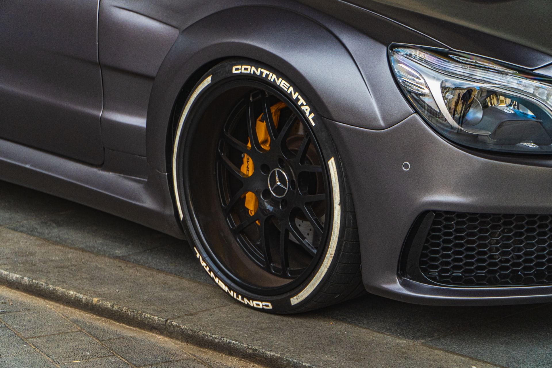 Защо да изберем автомобилни гуми Continental и какви са предимствата им?